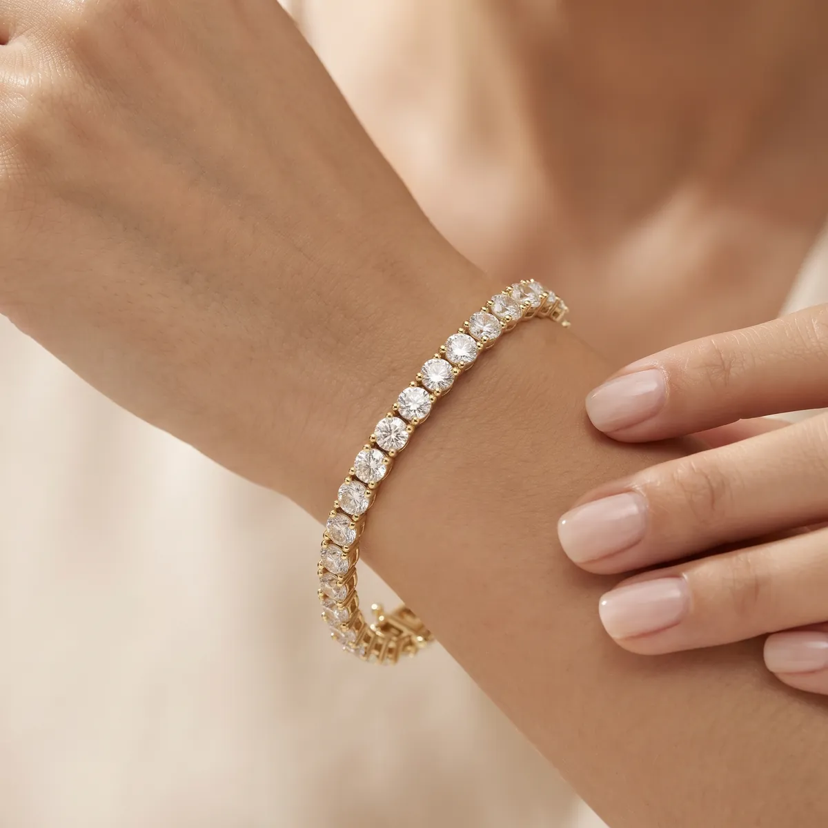 Tiger-Claw Prong Diamond Tennis Bracelet — 18K gold bracelet by RUT GOLD — view 4