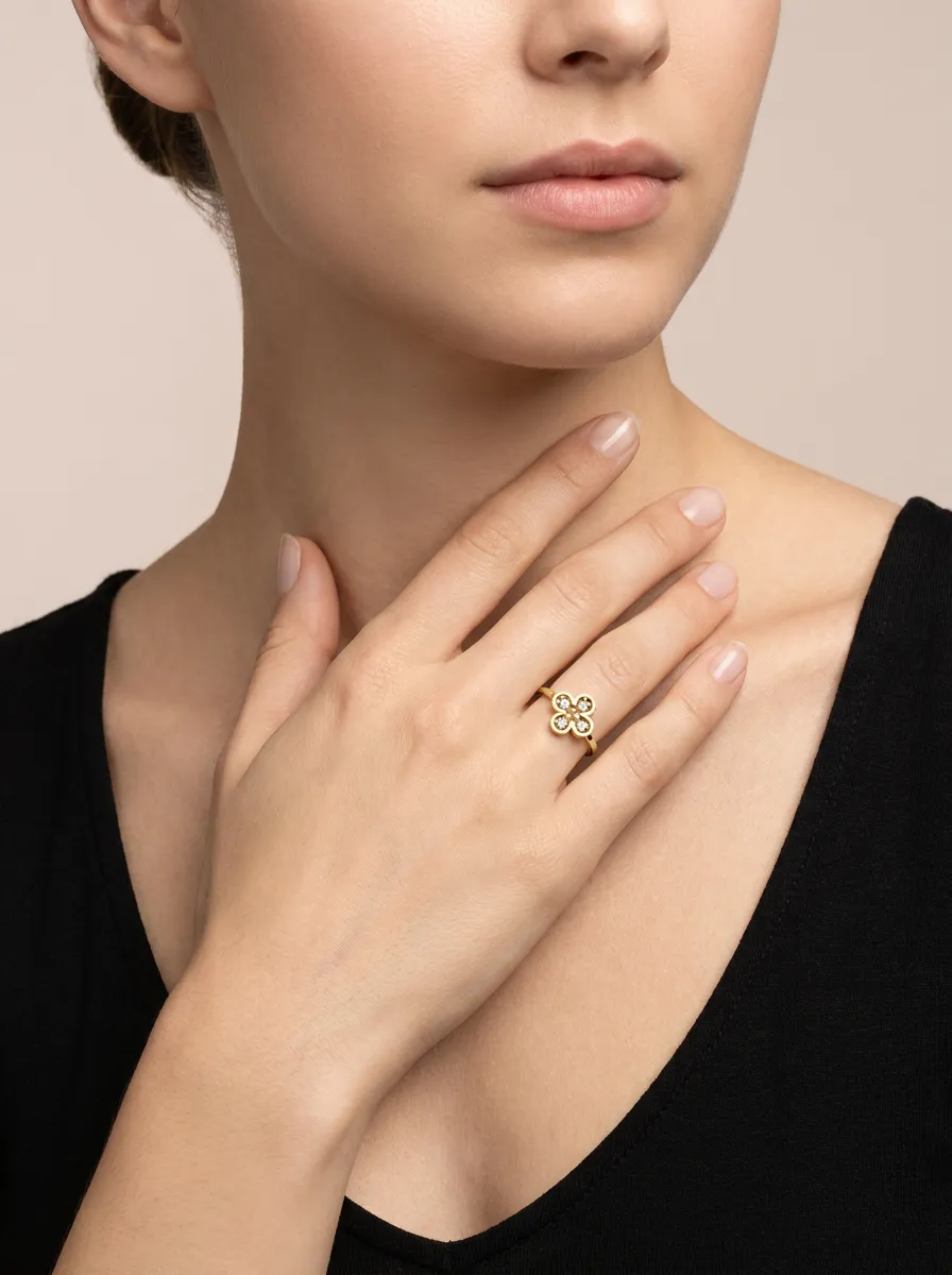 Diamond Four-Leaf Clover Ring R00890 — 18K gold ring by RUT GOLD — view 3
